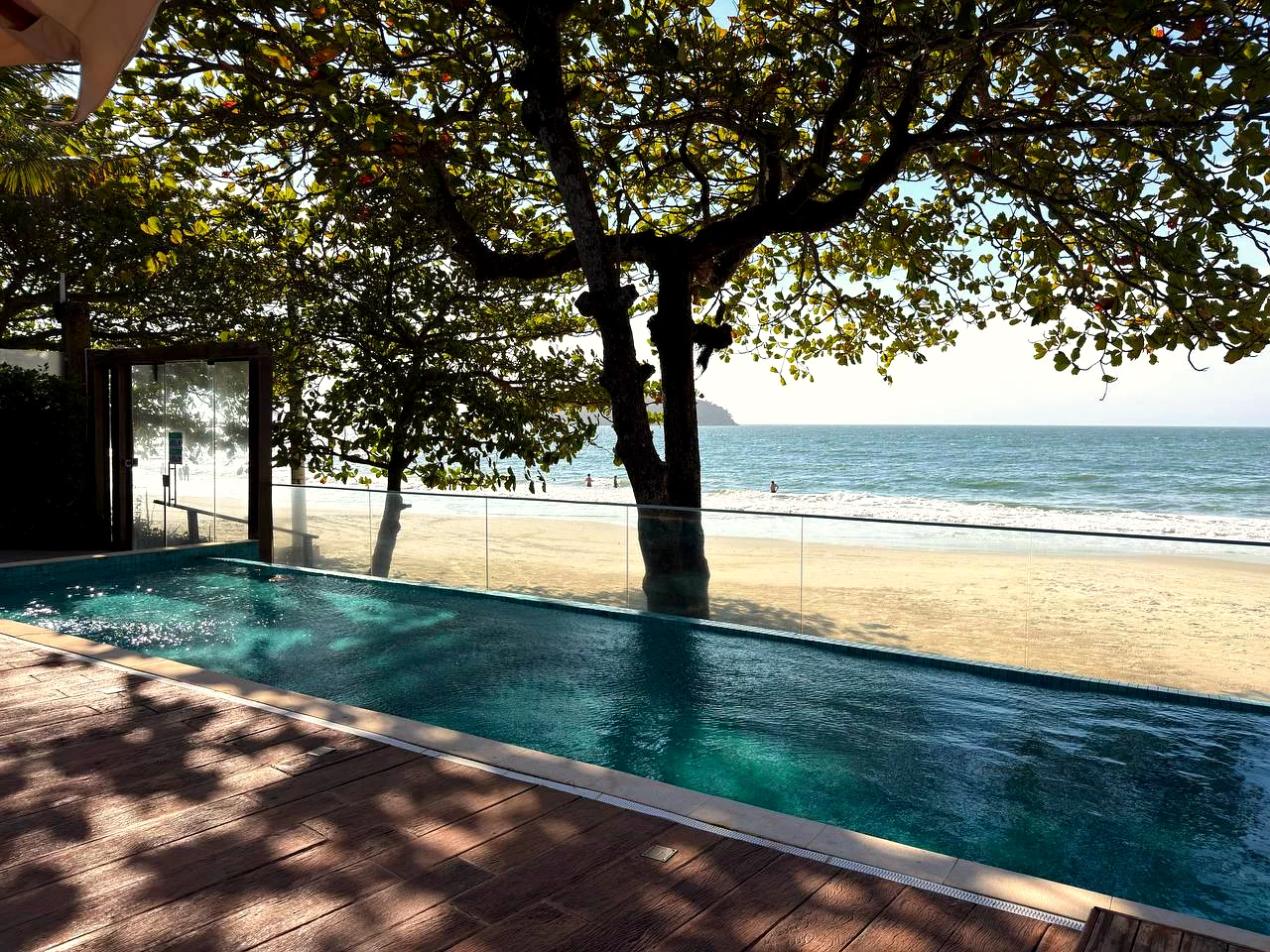 Piscina frente mar em Canasvieiras